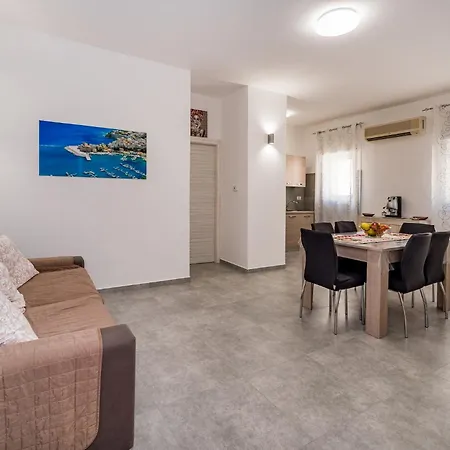 Golden House Con Jacuzzi Daire Castellammare del Golfo