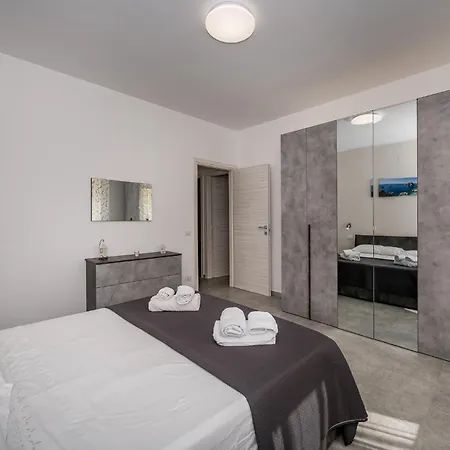 Golden House Con Jacuzzi Daire