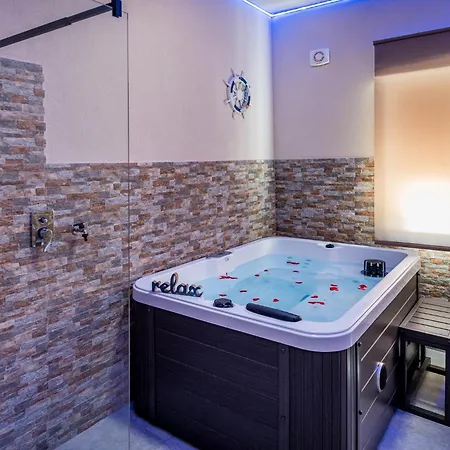 Golden House Con Jacuzzi