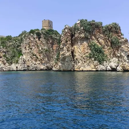 Golden House Con Jacuzzi Daire Castellammare del Golfo