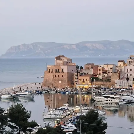 Golden House Con Jacuzzi Castellammare del Golfo