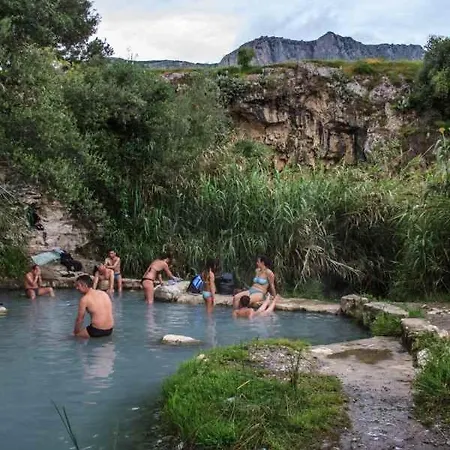 Golden House Con Jacuzzi Daire