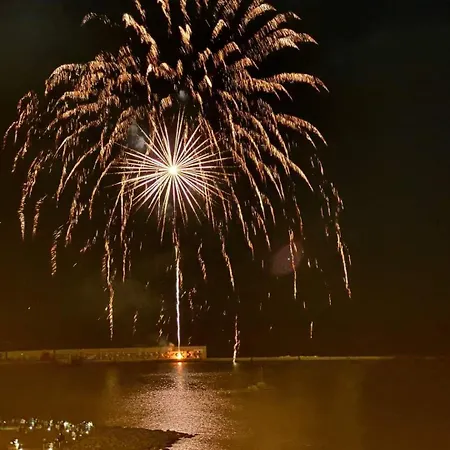 Golden House Con Jacuzzi Daire Castellammare del Golfo