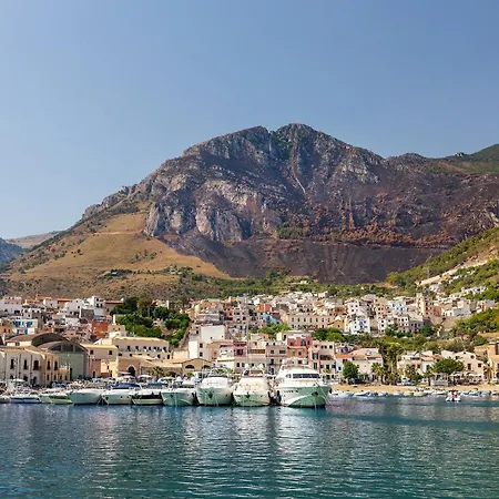 Golden House Con Jacuzzi Castellammare del Golfo